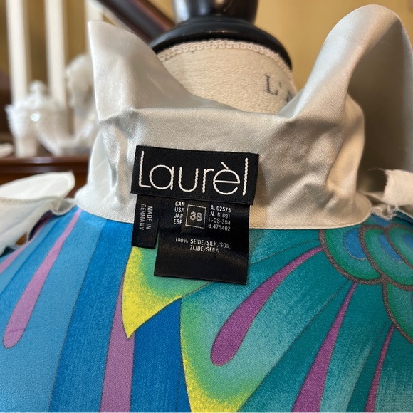 Laurel by Escada 100% Silk Blouse.  Size 38/US 8. - Picture 9 of 11